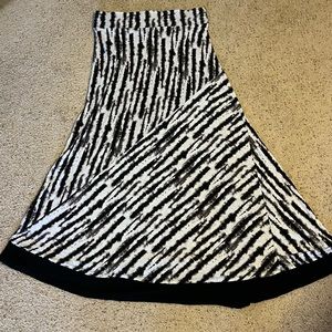 LOGO by Lori Goldstein Maxi Skirt!! Size M